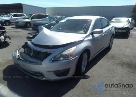 2015 Nissan Altima 2.5 Sl/2.5 Sv/2.5/2.5 S z USA, uszkodzony, nr VIN 1N4AL3AP5FC277684